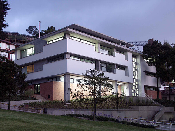Edificio de Ciencias Biológicas Bloque J – Universidad de los Andes